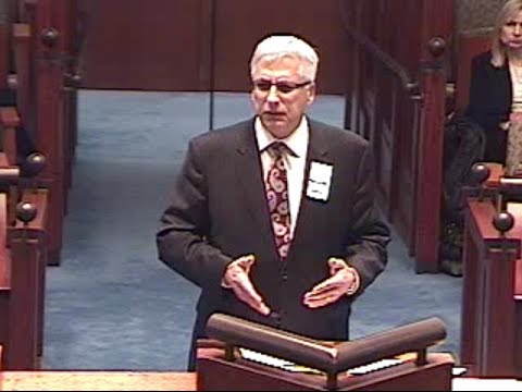 Donald D. Vanarelli argues before the New Jersey Supreme Court.